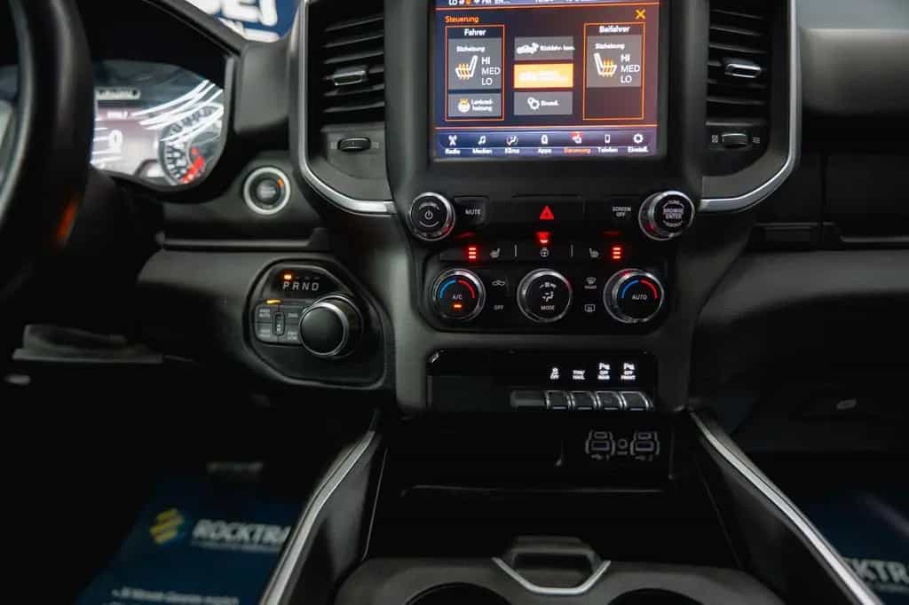 Dodge RAM 5.7 V8 HEMI 4x4 OFFROAD BLACK EDITION *19% 01/2020-photo-26