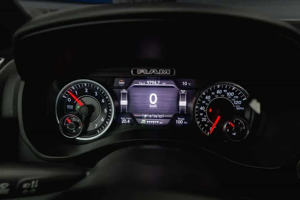 Dodge RAM 5.7 V8 HEMI 4x4 OFFROAD BLACK EDITION *19% 01/2020-photo-31