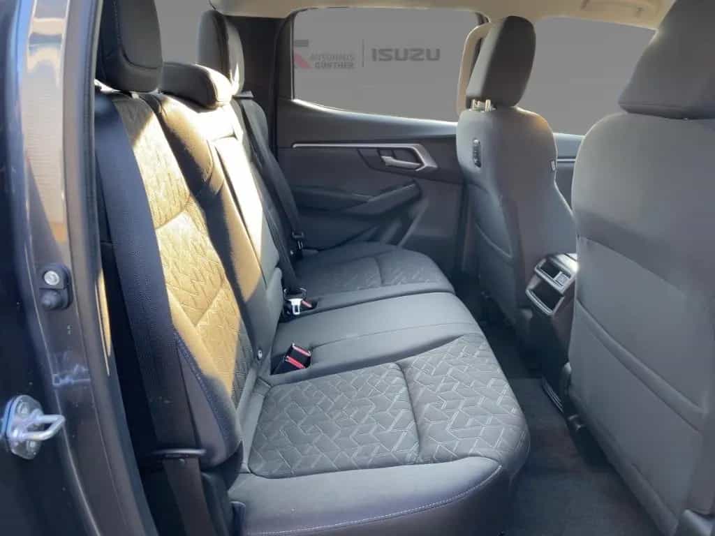 Isuzu D-Max Double Cab 4x4 LS 163PS Automatik/Winter/R null-photo-10
