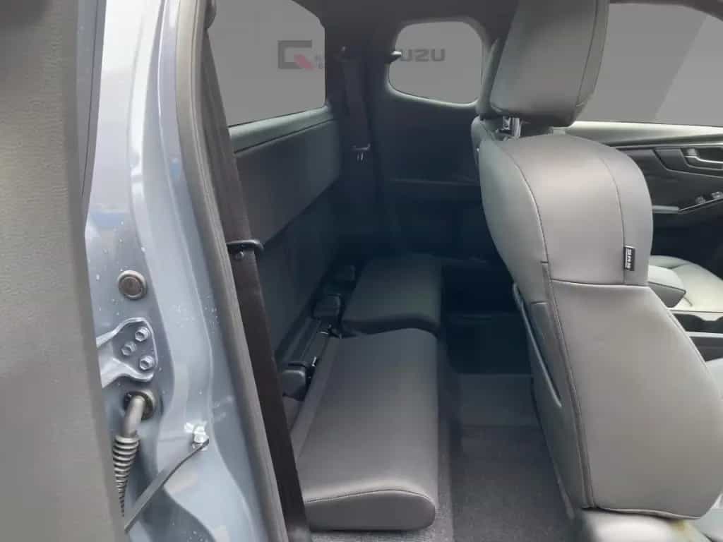 Isuzu D-Max V-CROSS SpaceCab 4WD 163PS Autom./Winter/L null-photo-11