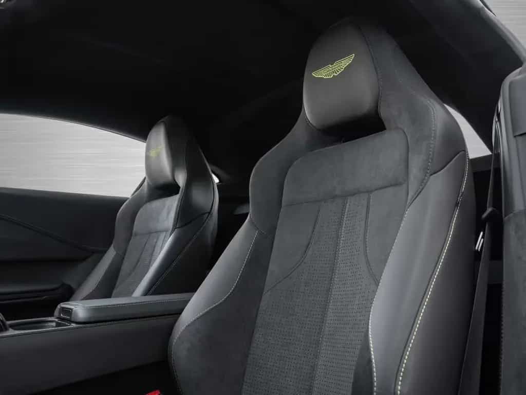 Aston Martin V8 Vantage 07/2025-photo-11