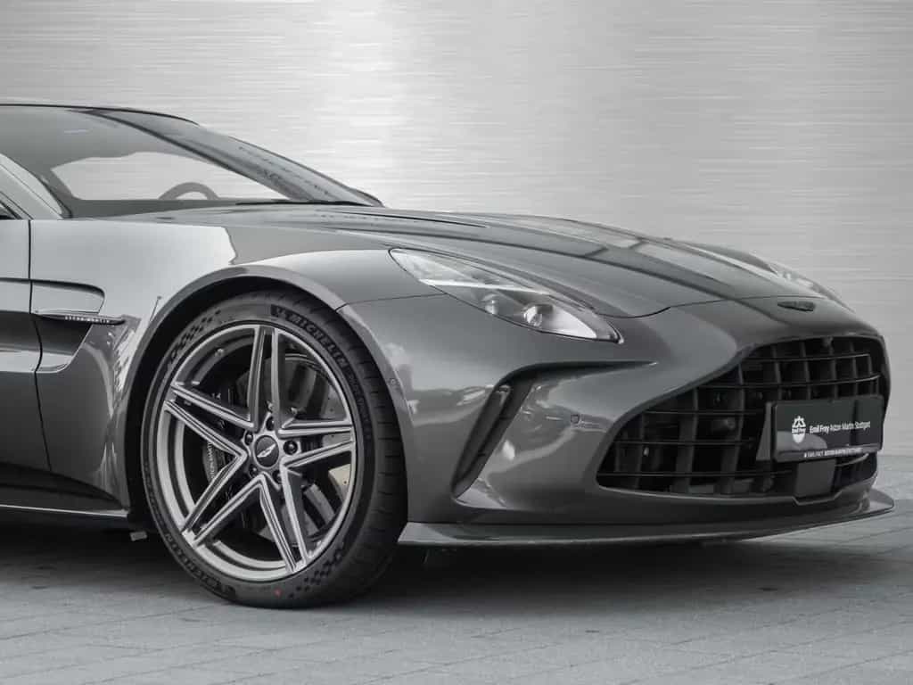 Aston Martin V8 Vantage 07/2025-photo-14