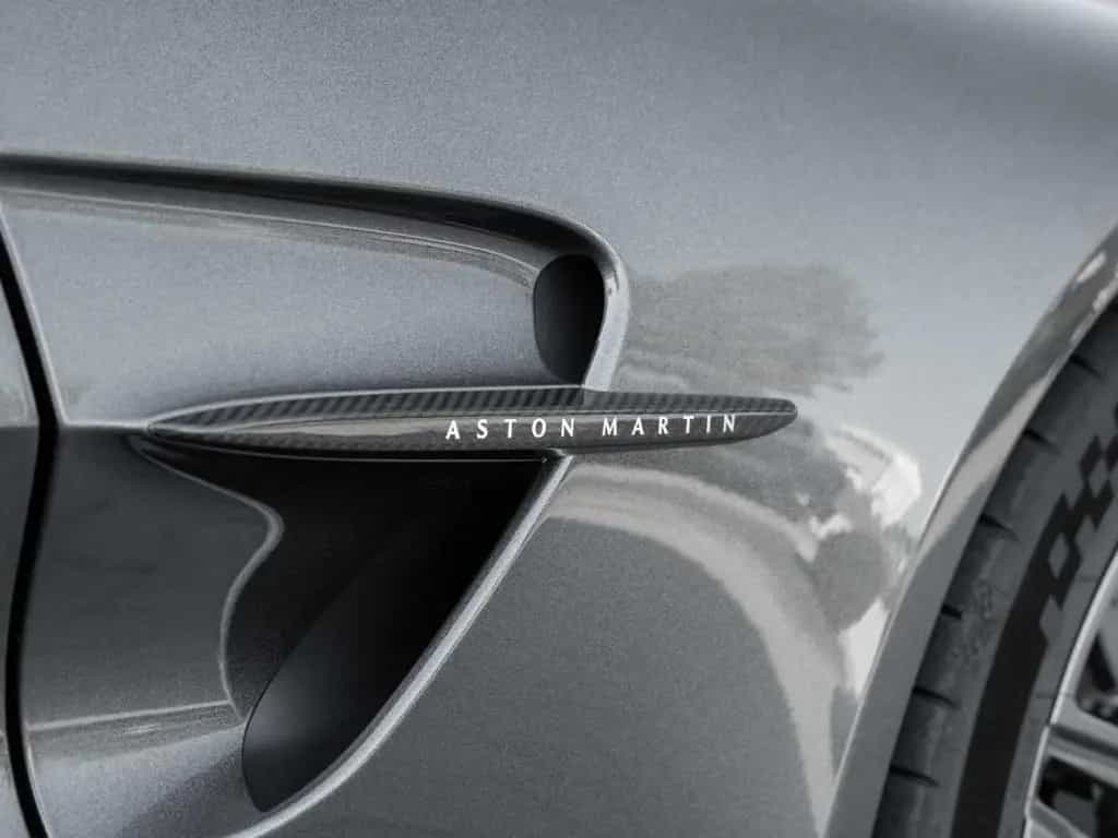Aston Martin V8 Vantage 07/2025-photo-16