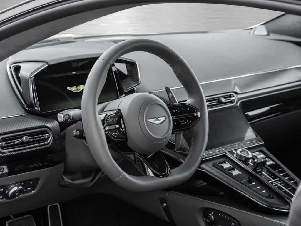 Aston Martin V8 Vantage 07/2025-photo-24