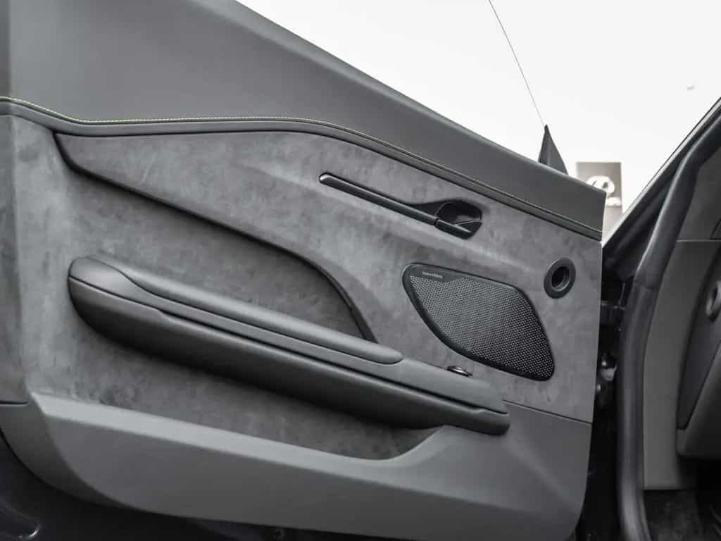 Aston Martin V8 Vantage 07/2025-photo-38