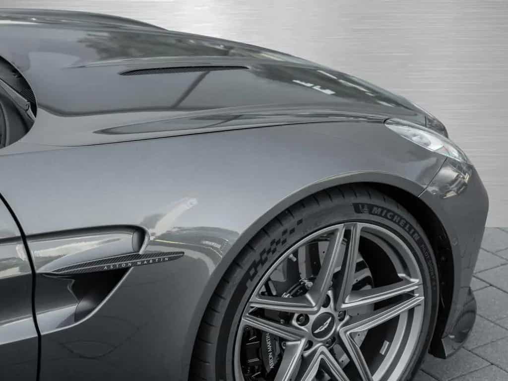 Aston Martin V8 Vantage 07/2025-photo-8