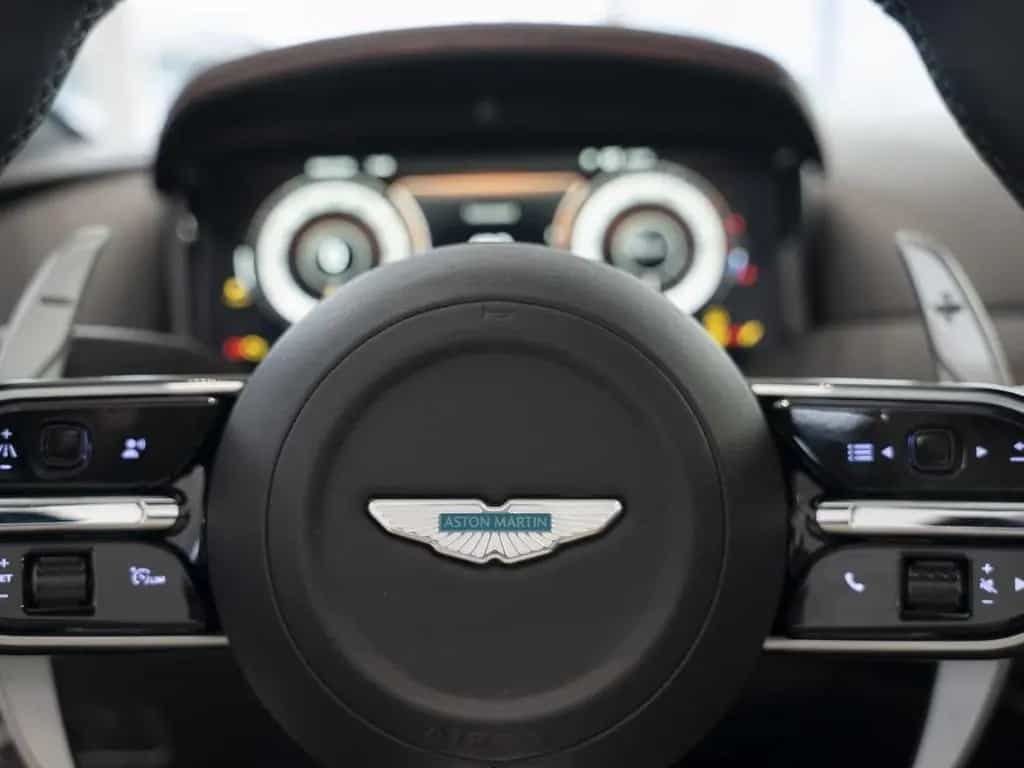 Aston Martin DB12 V8 Volante null-photo-10