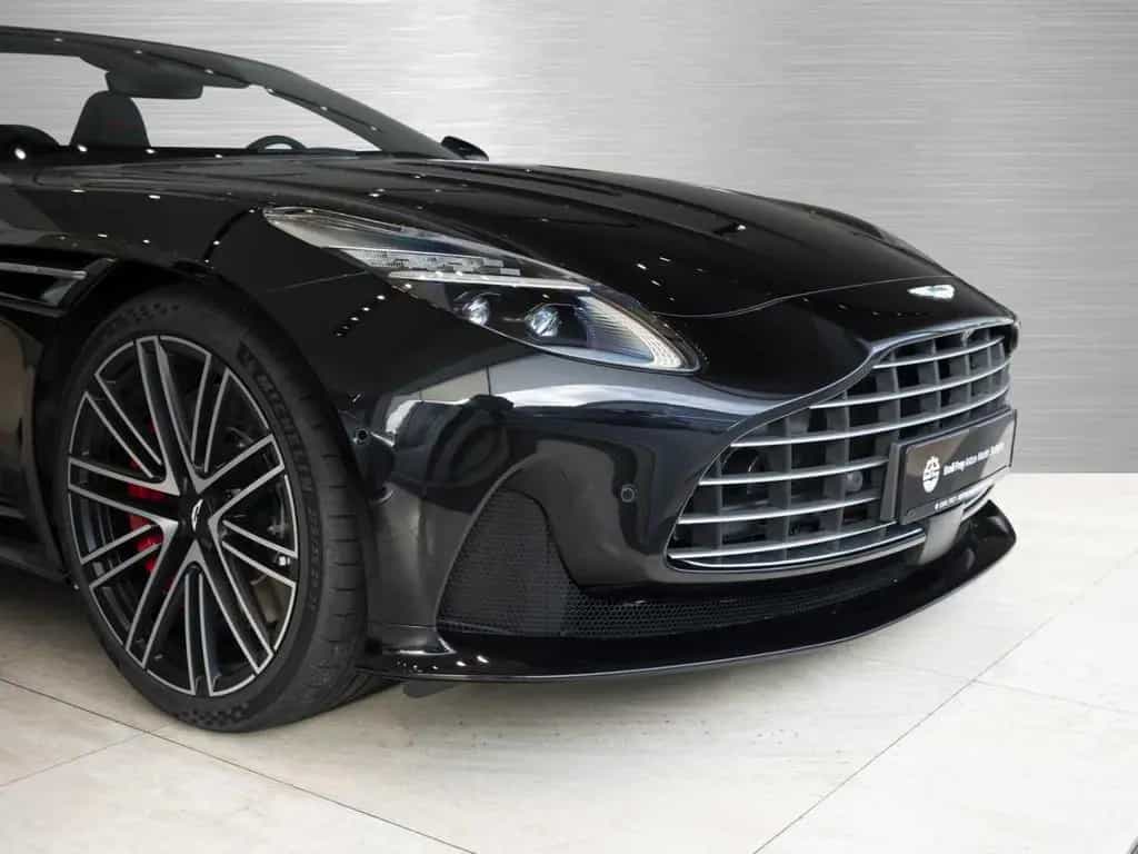 Aston Martin DB12 V8 Volante null-photo-17