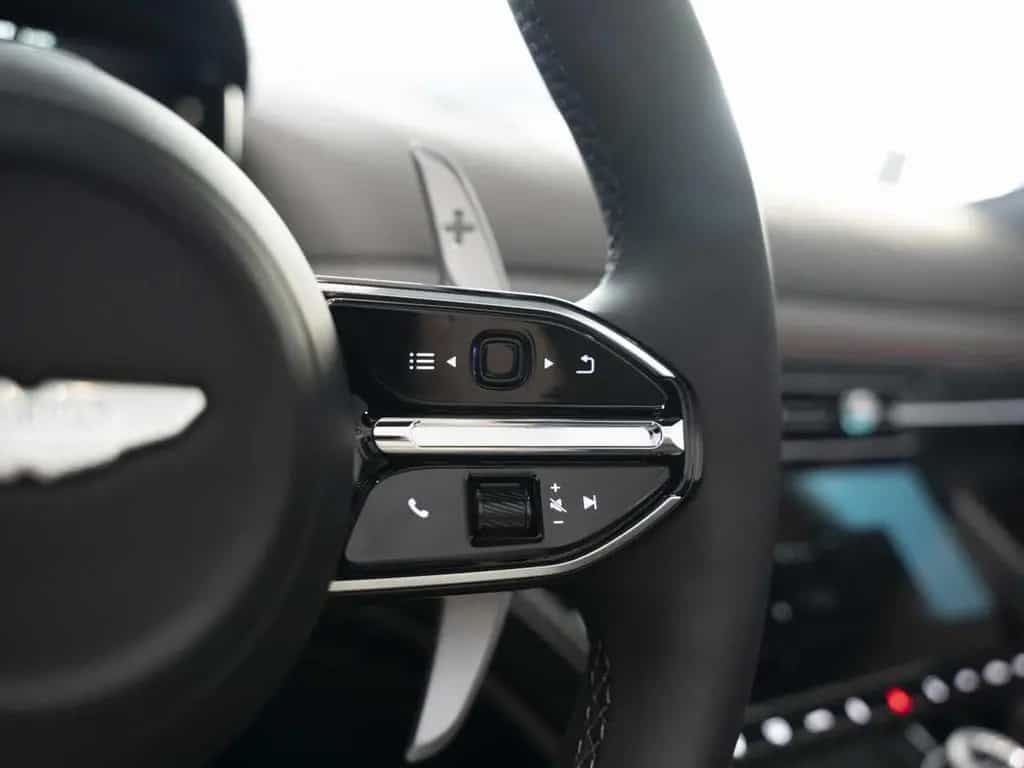 Aston Martin DB12 V8 Volante null-photo-33