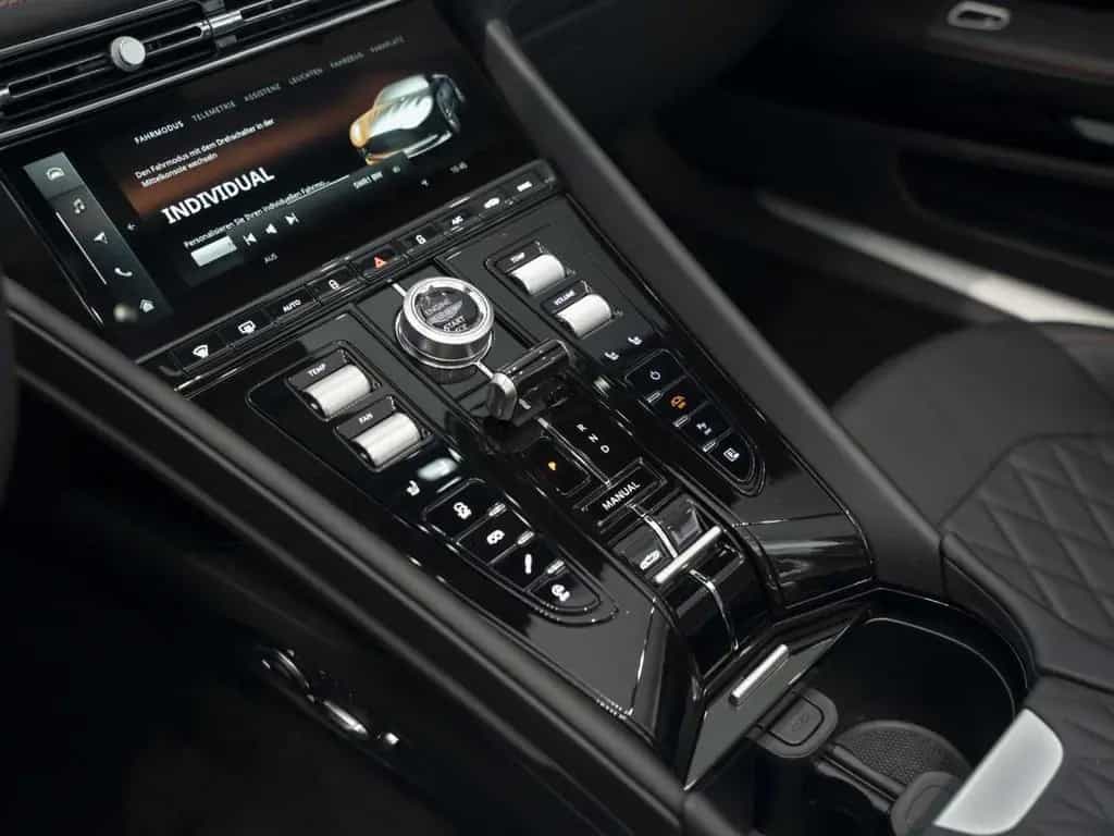 Aston Martin DB12 V8 Volante null-photo-35