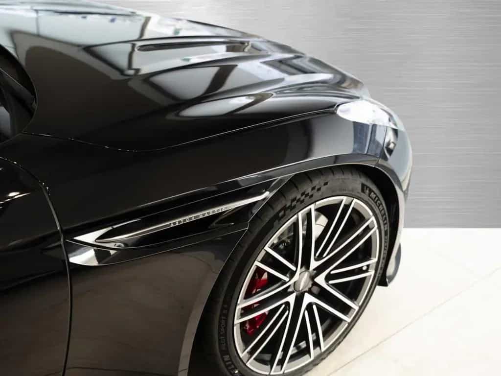 Aston Martin DB12 V8 Volante null-photo-8