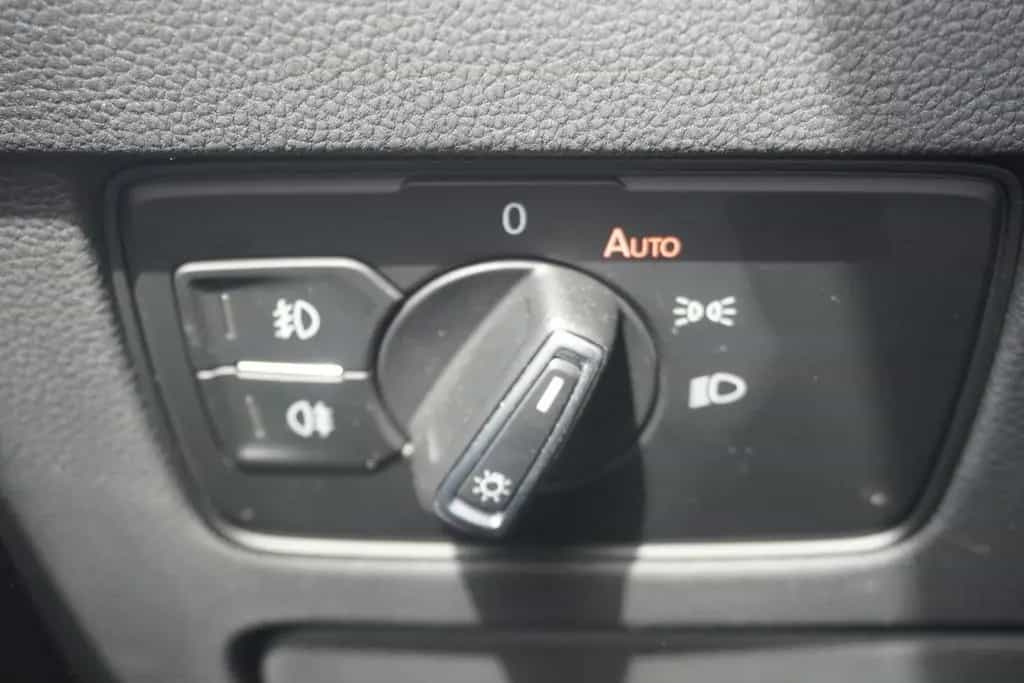 Volkswagen Passat Variant 1.5 TSI DSG Business LED ACC Navi 06/2020-photo-16
