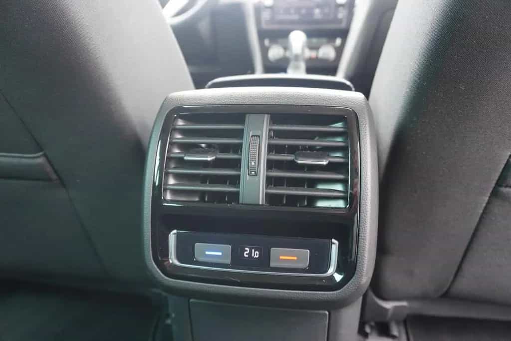 Volkswagen Passat Variant 1.5 TSI DSG Business LED ACC Navi 06/2020-photo-22