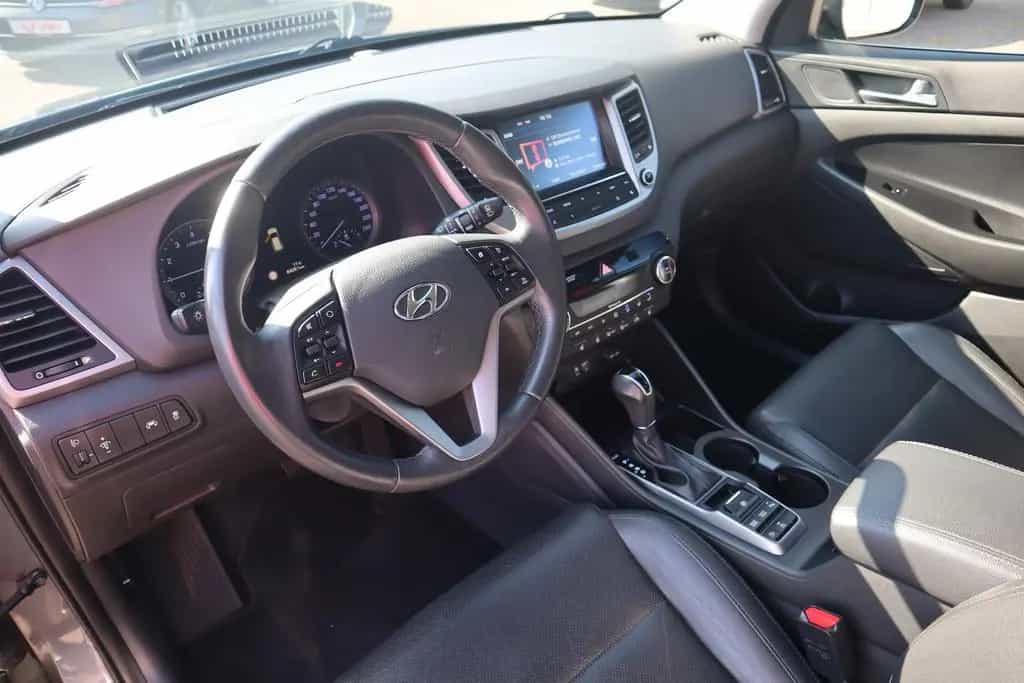 Hyundai TUCSON 1.6 T-GDI 4WD AWD Navi AHK Kamera Leder 05/2017-photo-9