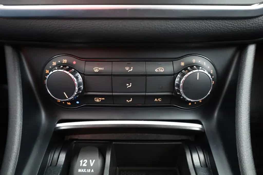 Mercedes-Benz CLA 250 SB 4Matic LED Kamera Navi Tempomat Leder 11/2017-photo-12