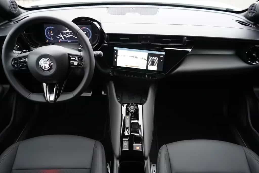 Alfa Romeo Junior Ibrida Speciale 1.2 VGT mHev Matrix ACC 06/2025-photo-10
