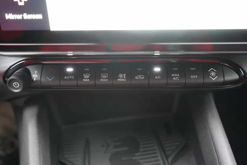 Alfa Romeo Junior Ibrida Speciale 1.2 VGT mHev Matrix ACC 06/2025-photo-19