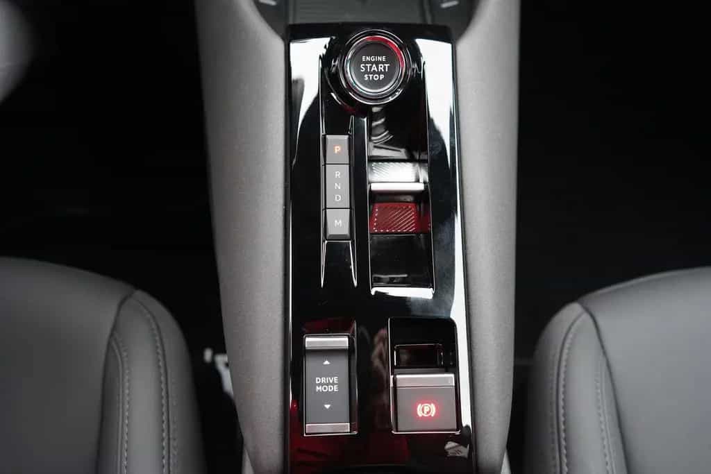 Alfa Romeo Junior Ibrida Speciale 1.2 VGT mHev Matrix ACC 06/2025-photo-21