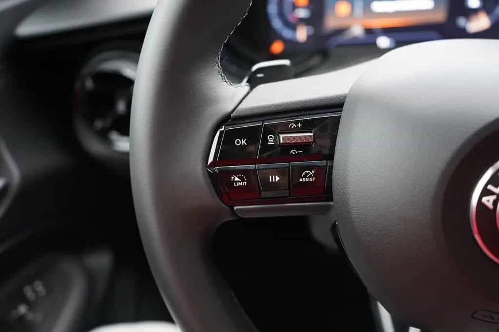 Alfa Romeo Junior Ibrida Speciale 1.2 VGT mHev Matrix ACC 06/2025-photo-24