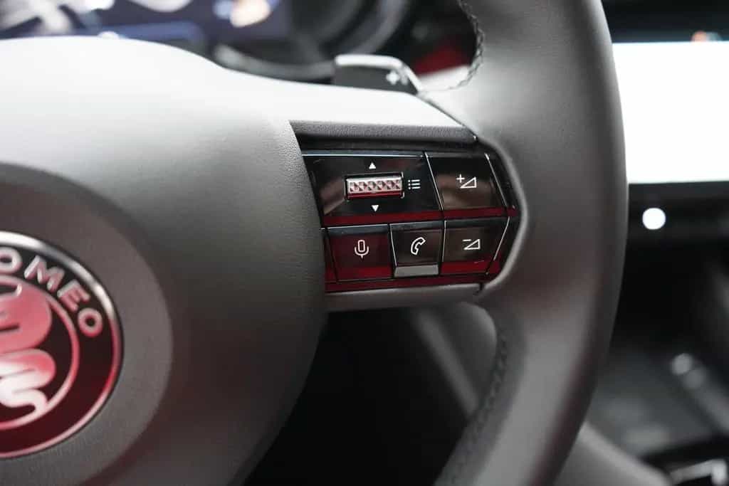 Alfa Romeo Junior Ibrida Speciale 1.2 VGT mHev Matrix ACC 06/2025-photo-25