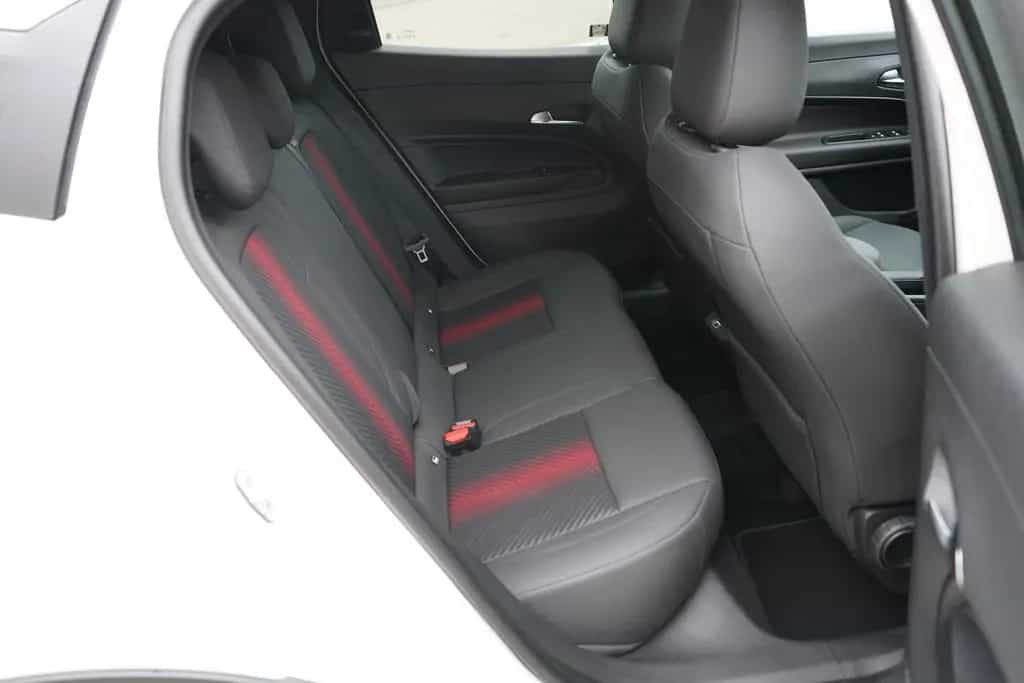 Alfa Romeo Junior Ibrida Speciale 1.2 VGT mHev Matrix ACC 06/2025-photo-36