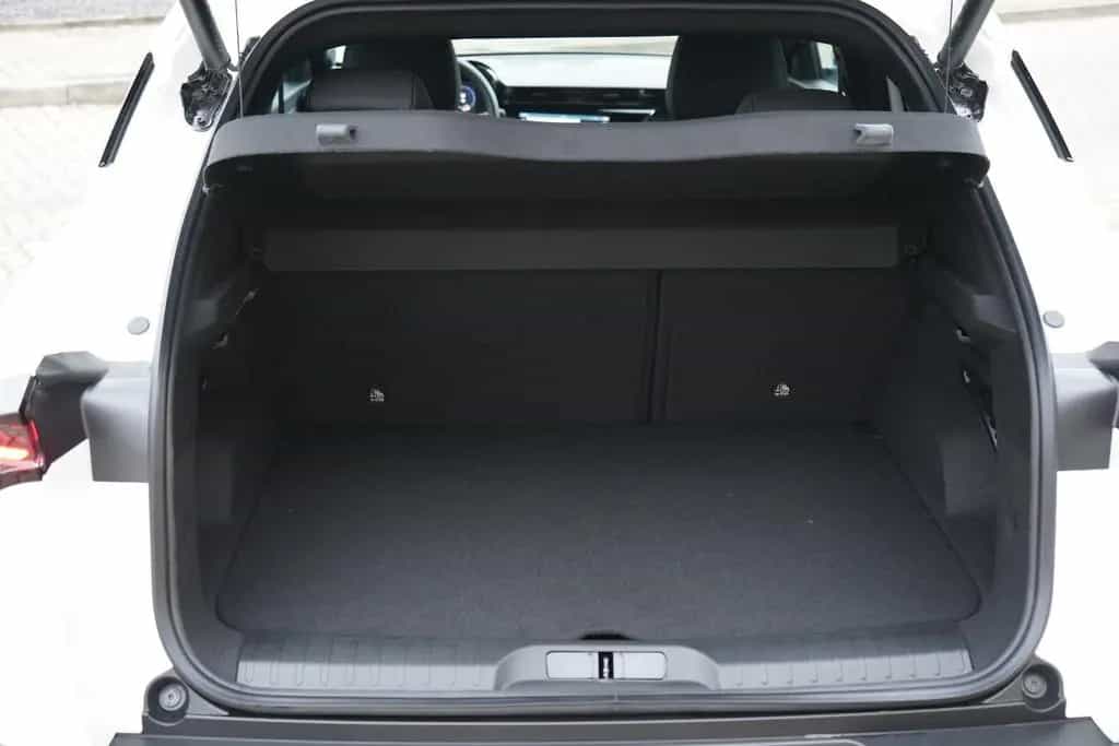 Alfa Romeo Junior Ibrida Speciale 1.2 VGT mHev Matrix ACC 06/2025-photo-37