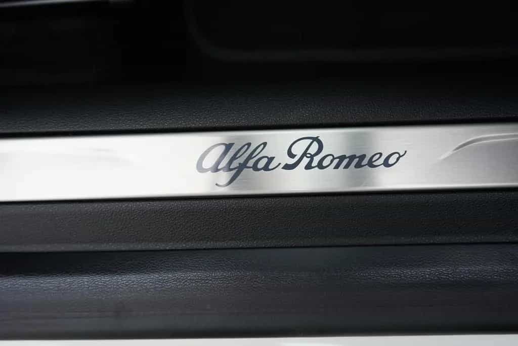 Alfa Romeo Junior Ibrida Speciale 1.2 VGT mHev Matrix ACC 06/2025-photo-41