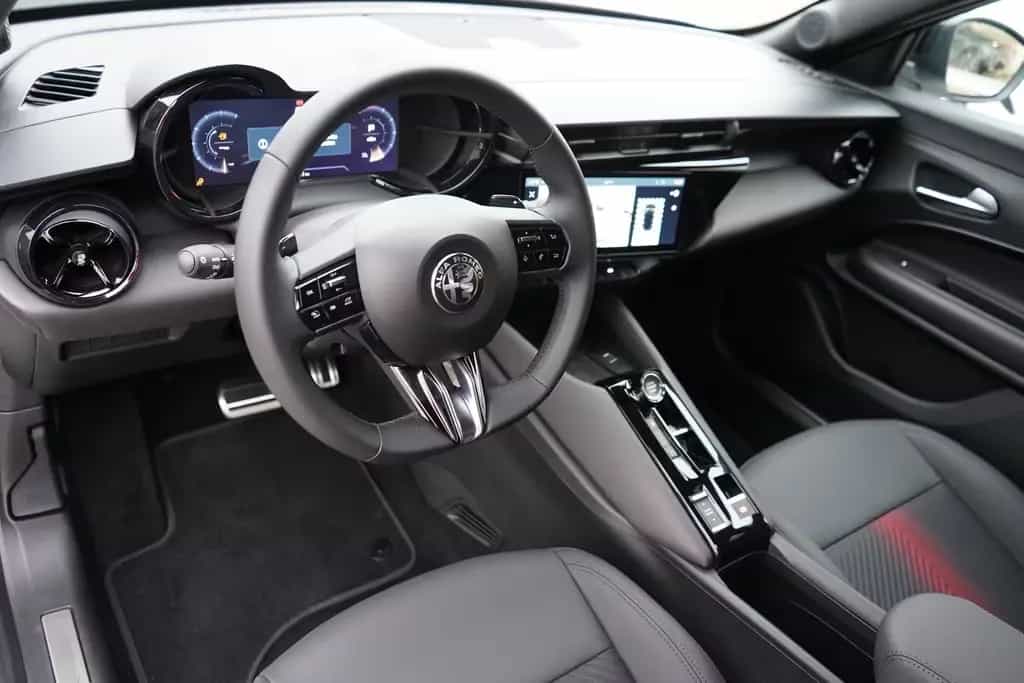 Alfa Romeo Junior Ibrida Speciale 1.2 VGT mHev Matrix ACC 06/2025-photo-9