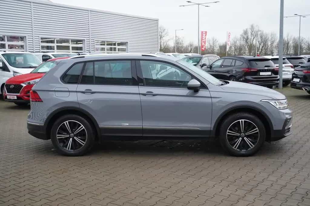 Volkswagen Tiguan 1.5 TSI United Navi LED AHK ACC PDC DAB 01/2021-photo-3