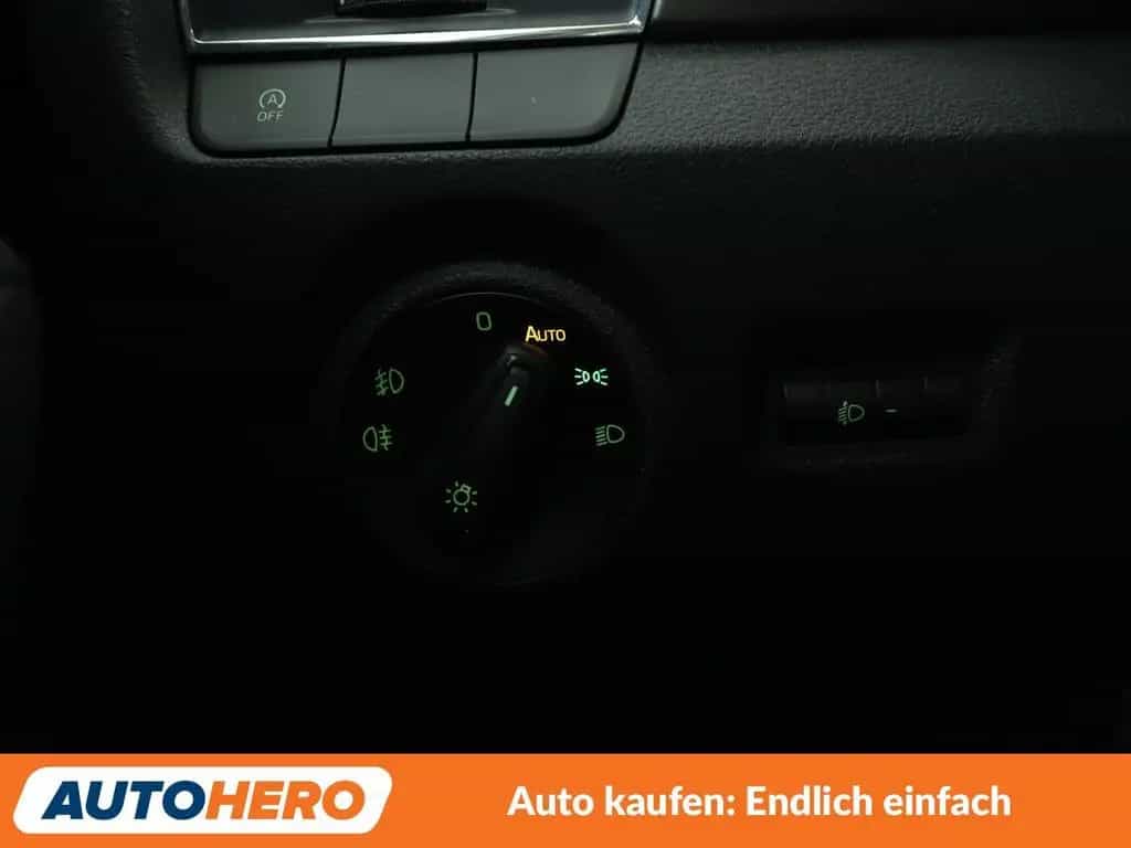 Skoda Fabia 1.0 TSI Style*TEMPO*PDC*SHZ*KLIMA* 08/2018-photo-23