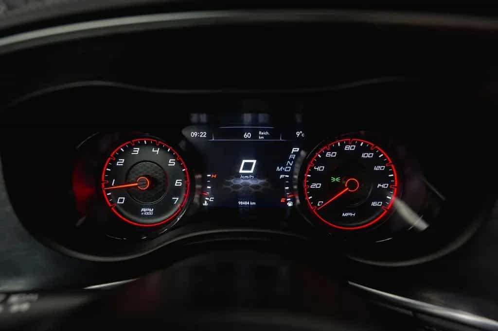 Dodge Charger 5.7 V8 HEMI R/T DAYTONA Performance 09/2022-photo-29