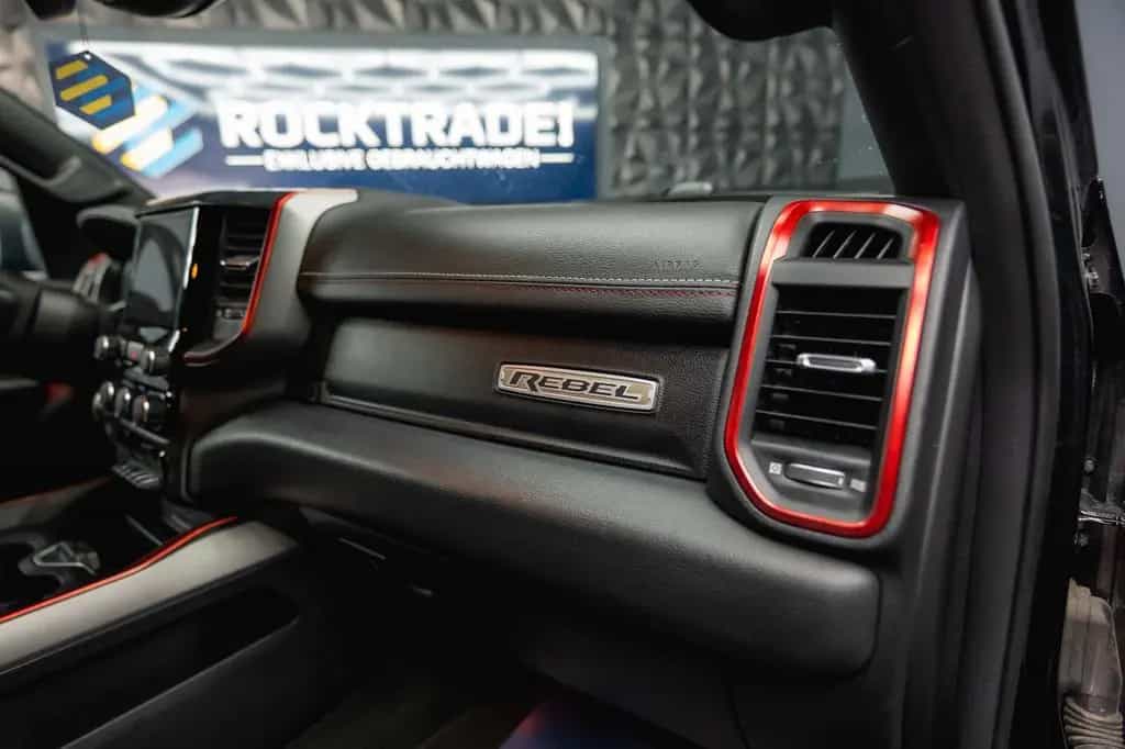 Dodge RAM 5.7 V8 HEMI 4x4 REBEL AXLE LOCK Airmatic LED 07/2021-photo-39