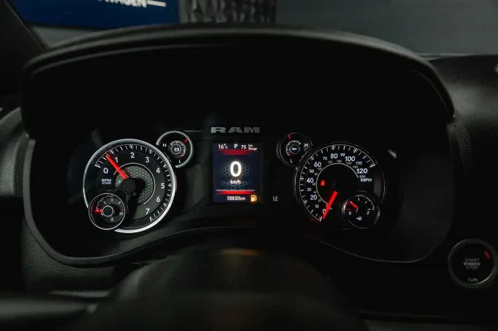 Dodge RAM 5.7 V8 HEMI 4x4 OFFROAD LONGBED Limited 19% 01/2024-photo-32