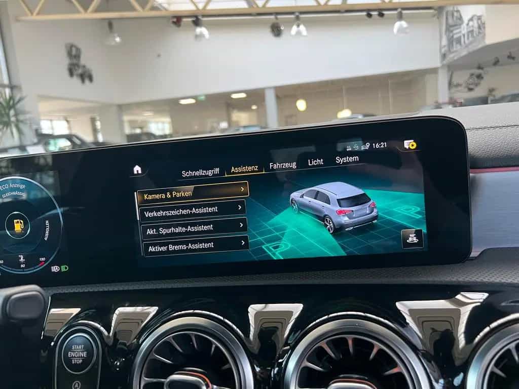 Mercedes-Benz A-Class d AMG PERFORMANCE PANO MBUX KAMERA LED ACC 11/2020-photo-22