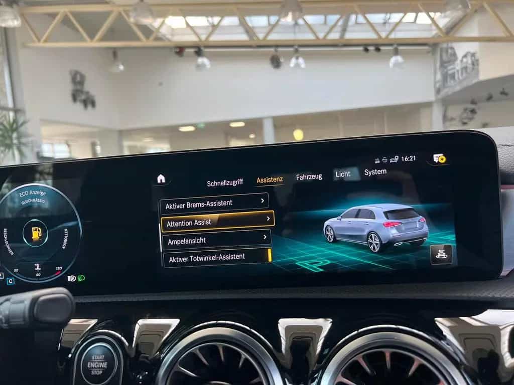 Mercedes-Benz A-Class d AMG PERFORMANCE PANO MBUX KAMERA LED ACC 11/2020-photo-23
