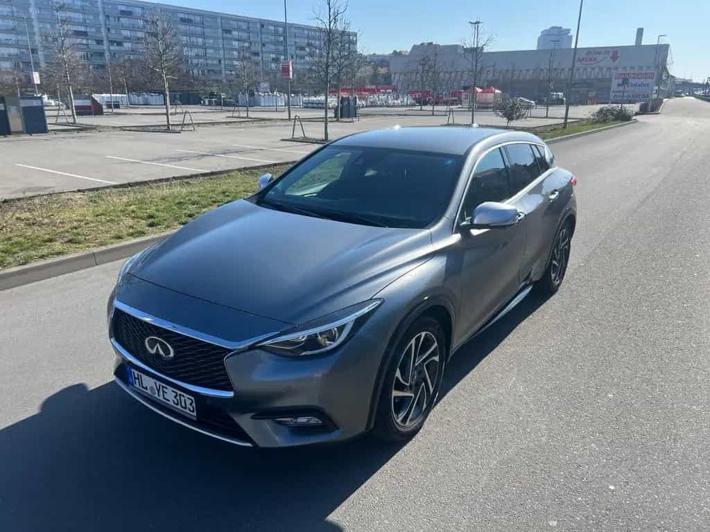 Infiniti Q30 1.5d FWD City Black Edition 06/2016-photo-5