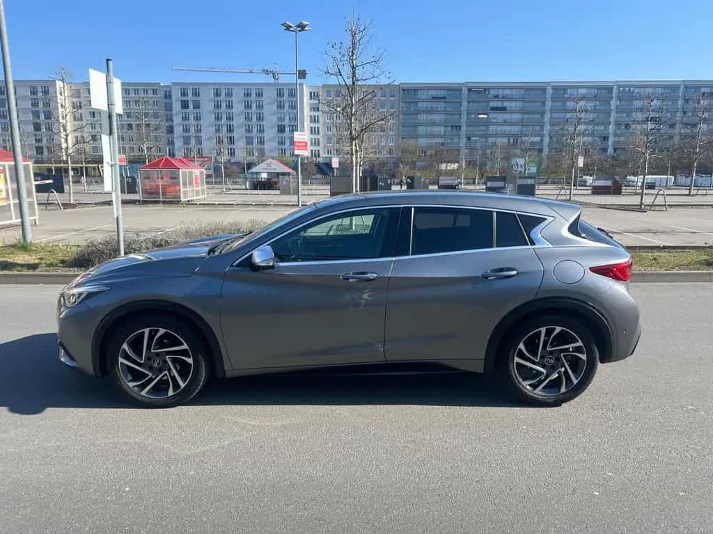 Infiniti Q30 1.5d FWD City Black Edition 06/2016-photo-7