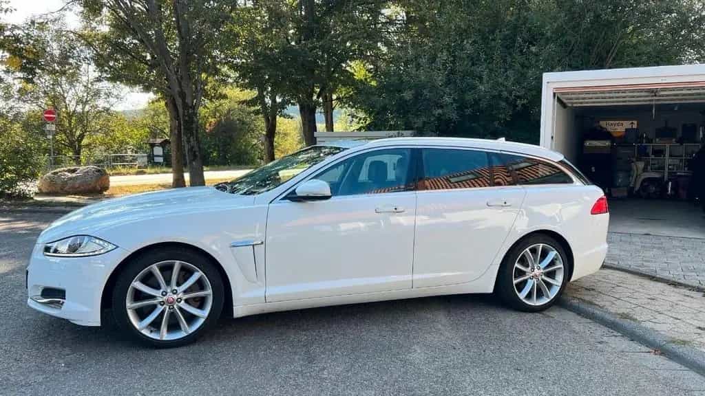 Jaguar XF SPORTBRAKE 3.0 L V6 DIESEL S 03/2014-photo-3