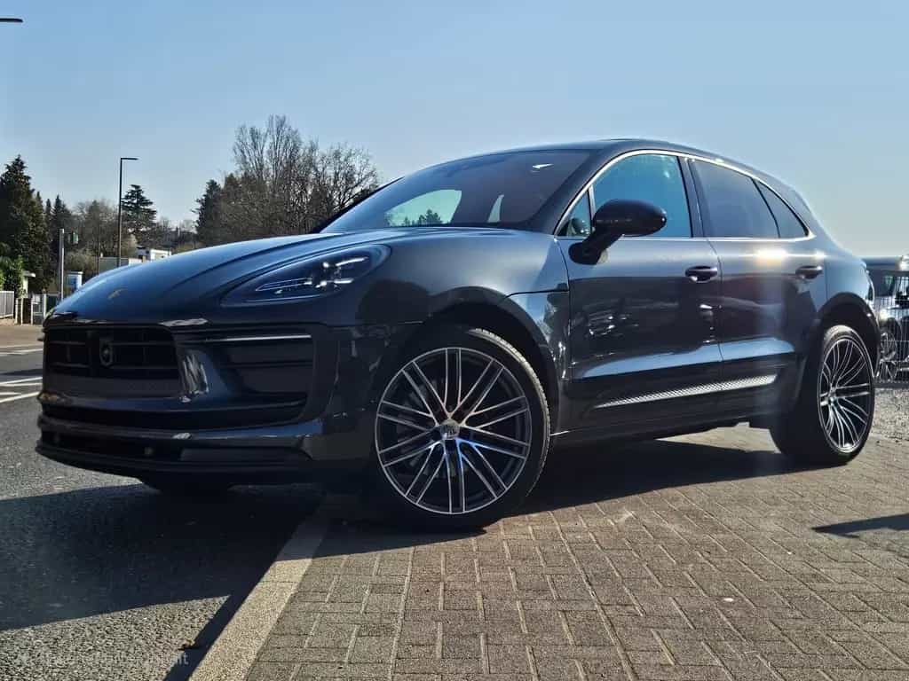 Porsche Macan Turbo 21Zoll DeutschesFahrzeug Panorama 03/2023-photo-0