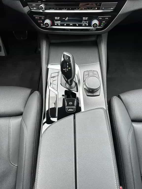 BMW 5 Series 520d Touring xDrive M-Sport NAV+LED+AHK+KAM+ACC 12/2023-photo-12