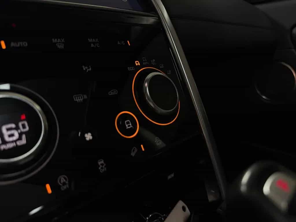 Land Rover Discovery Sport SE AWD/V-Leder/Pano/Navi/Apple 07/2020-photo-30