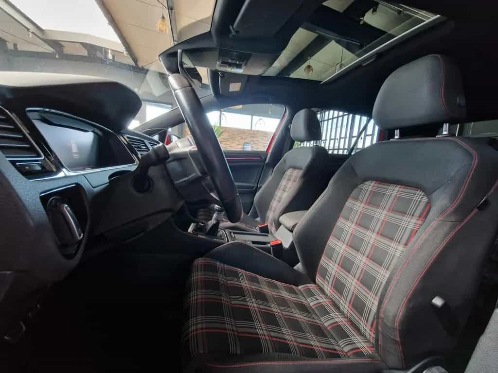Volkswagen Golf GTI Performance 2,0TSI*STANDHZG*PANO*KAMERA 01/2019-photo-6