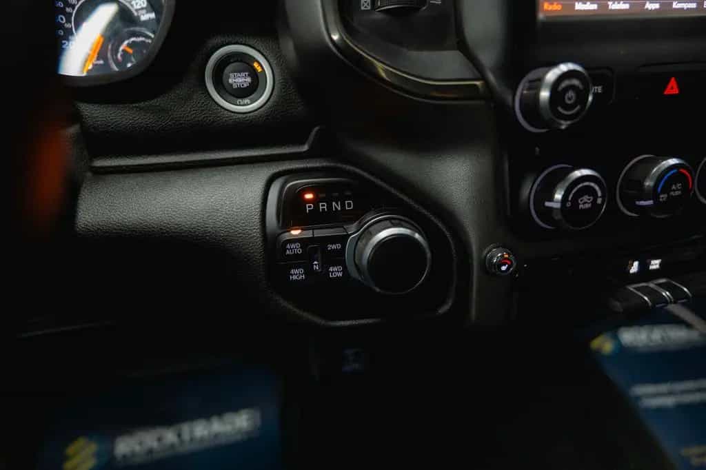 Dodge RAM 5.7 V8 HEMI 4x4 OFFROAD LONGBED Limited LED 01/2020-photo-27