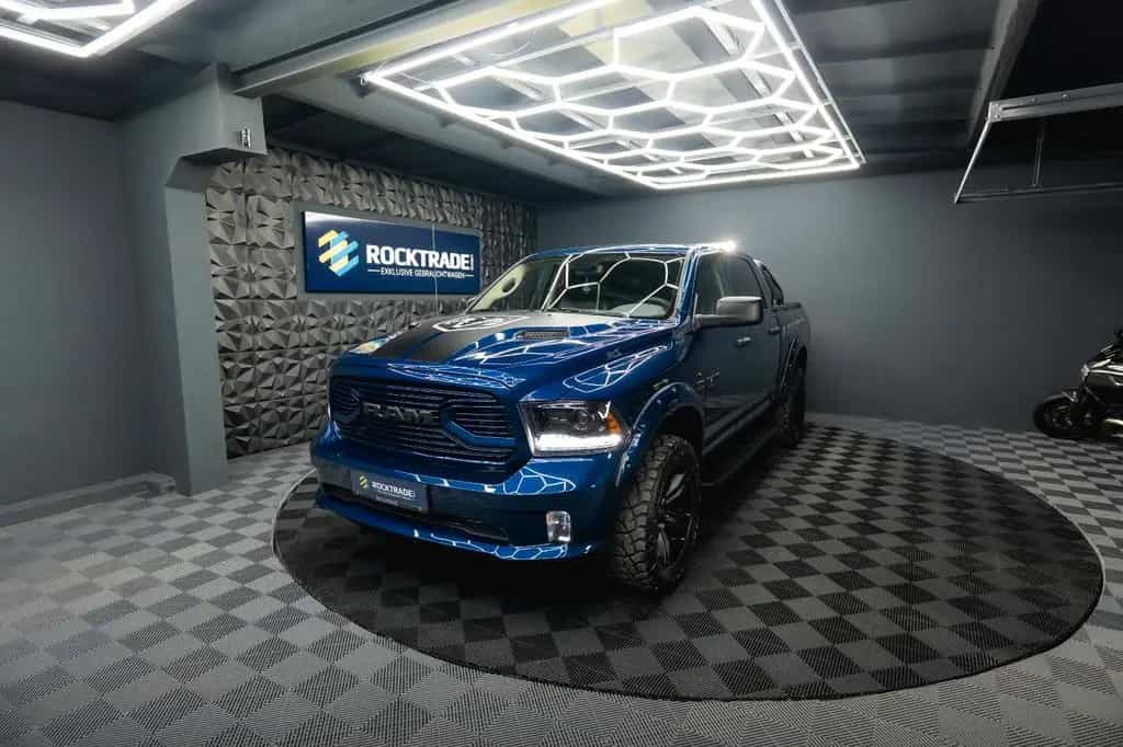 Dodge RAM 5.7 V8 HEMI 4x4 OFFROAD Night-Paket *LED*AHK 10/2019-photo-1