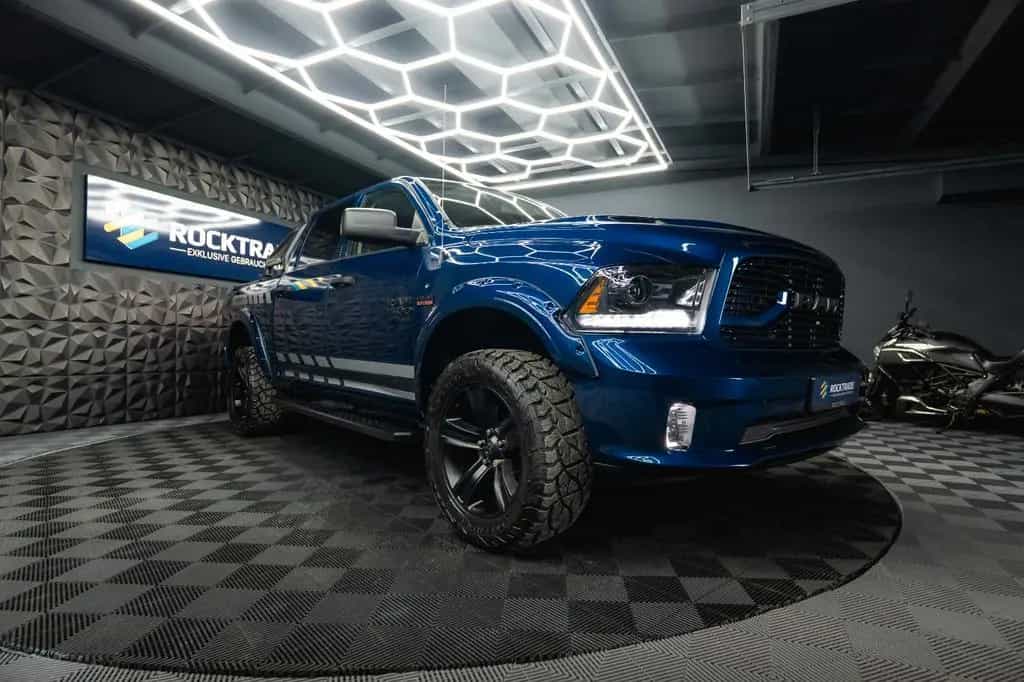 Dodge RAM 5.7 V8 HEMI 4x4 OFFROAD Night-Paket *LED*AHK 10/2019-photo-10