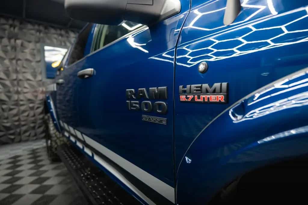 Dodge RAM 5.7 V8 HEMI 4x4 OFFROAD Night-Paket *LED*AHK 10/2019-photo-11