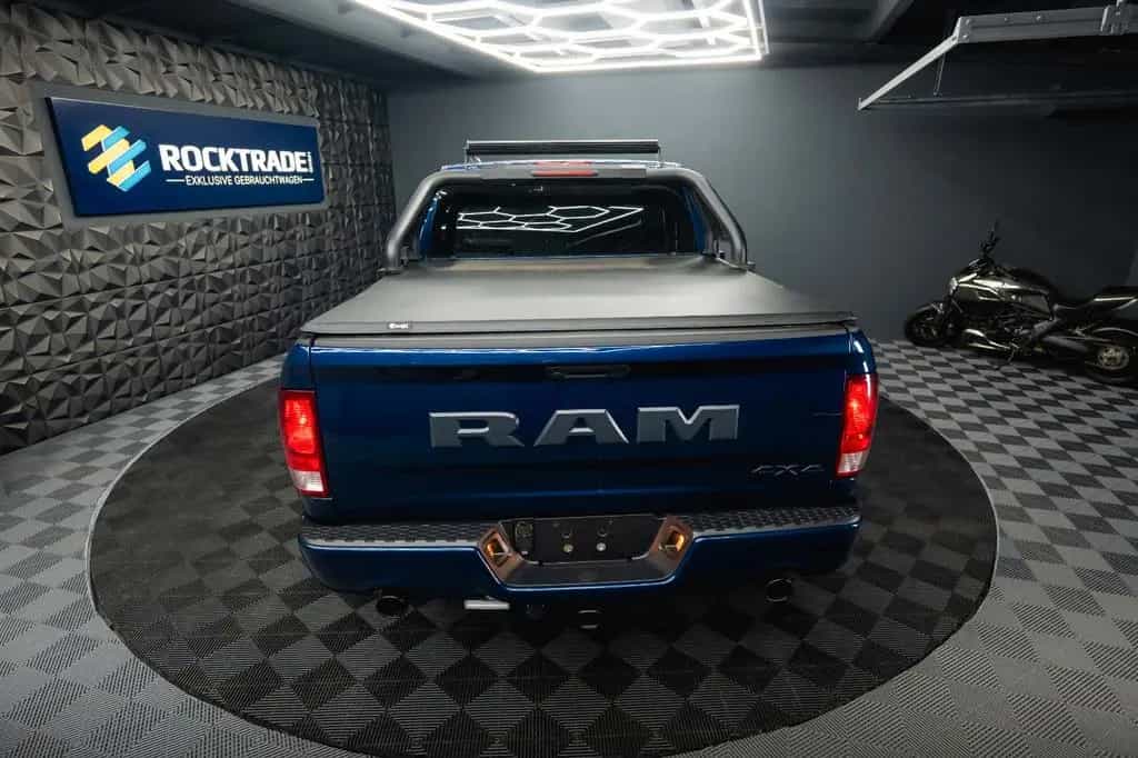 Dodge RAM 5.7 V8 HEMI 4x4 OFFROAD Night-Paket *LED*AHK 10/2019-photo-19