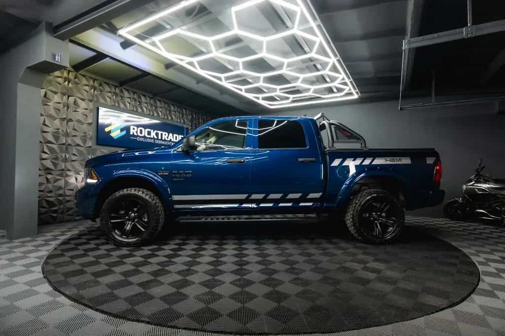 Dodge RAM 5.7 V8 HEMI 4x4 OFFROAD Night-Paket *LED*AHK 10/2019-photo-24