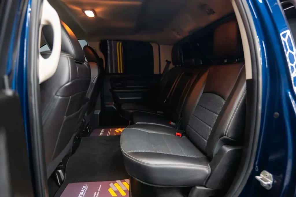 Dodge RAM 5.7 V8 HEMI 4x4 OFFROAD Night-Paket *LED*AHK 10/2019-photo-39