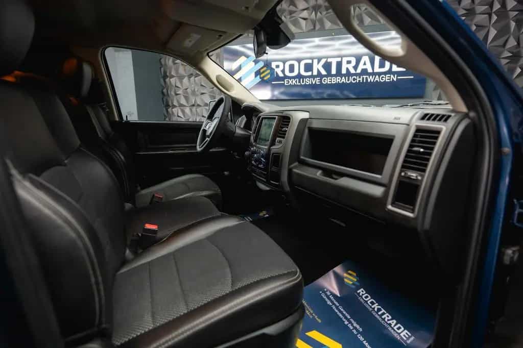 Dodge RAM 5.7 V8 HEMI 4x4 OFFROAD Night-Paket *LED*AHK 10/2019-photo-41